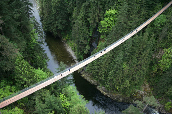 ¿ Qué ver en Vancouver ?. ¿ Qué hacer en Vancouver ? Si viajas a Vancouver, Canadá tienes que recorrer el Puente colgante de Capilano (Capilano suspension bridge park) y otros lugares imprescindibles que visitar en Vancouver, Canadá. ¿ Qué ver en Vancouver ?. ¿ Qué hacer en Vancouver ? Si viajas a Vancouver, Canadá tienes que recorrer el Puente colgante de Capilano (Capilano suspension bridge park) y otros lugares imprescindibles que visitar en Vancouver, Canadá.