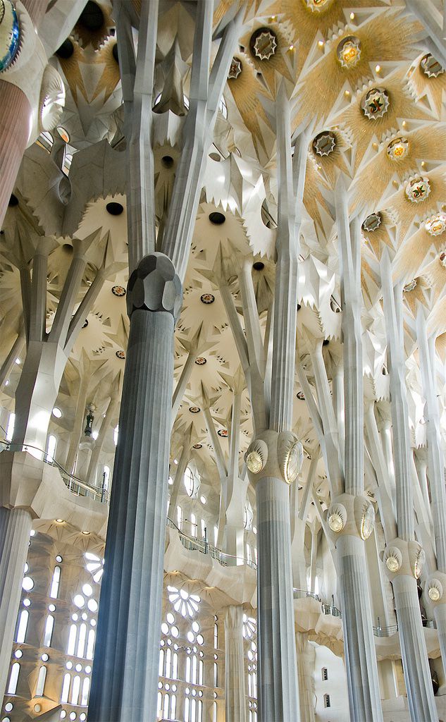 Columnas interiores de la Sagrada Familia Columnas interiores de la Sagrada Familia